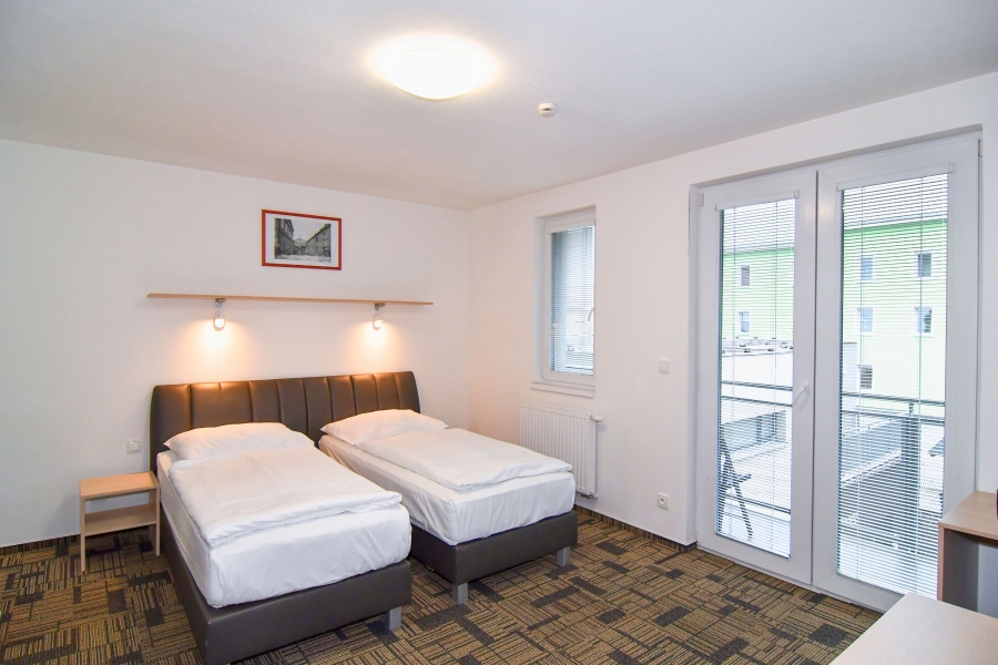 Pronájem luxusního zařízeného bytu 1+kk s balkonem a klimatizací, 35 m2
