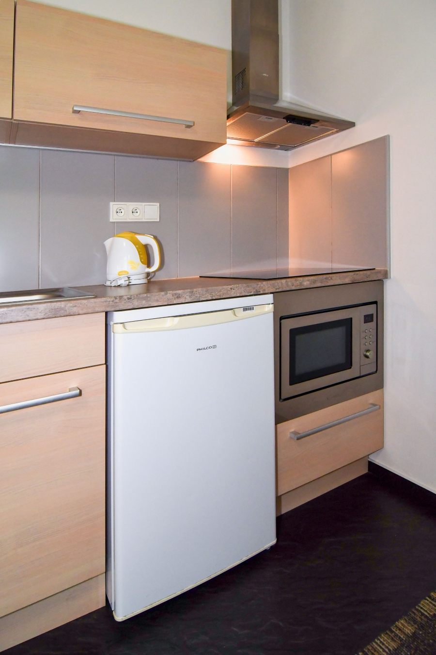 Pronájem luxusního zařízeného bytu 1+kk s balkonem a klimatizací, 35 m2