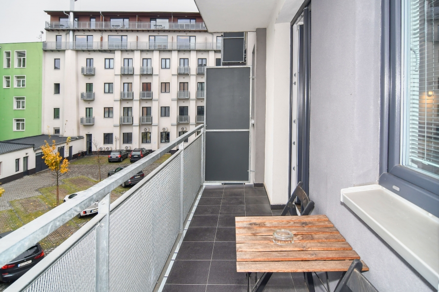 Pronájem luxusního zařízeného bytu 1+kk s balkonem a klimatizací, 35 m2