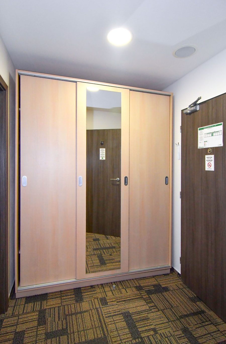Pronájem luxusního zařízeného bytu 1+kk s balkonem a klimatizací, 35 m2